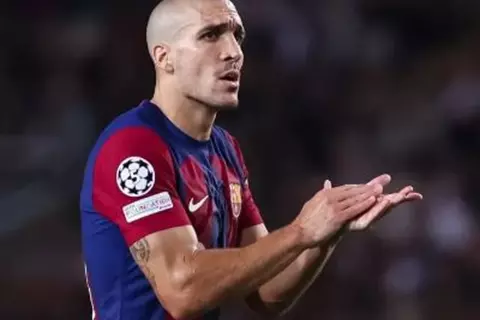 تقارير: برشلونة يقرر التخلص من روميو.. واللاعب يدرس الاعتزال